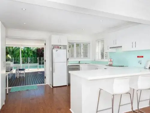 The White House', 25 Tomaree Road - Fantastic House With Pool, Linen Foxtel And Wii-U