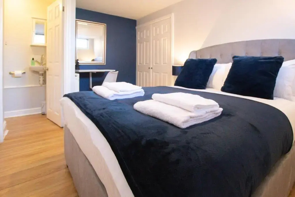 Lord Street Modern Apartment with parking by Rework Accommodation