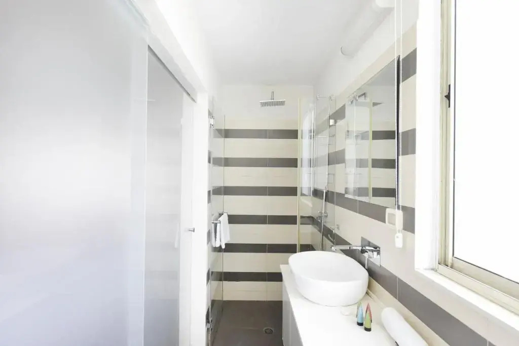 Sunny 3BR in Prague 8 by HolyGuest