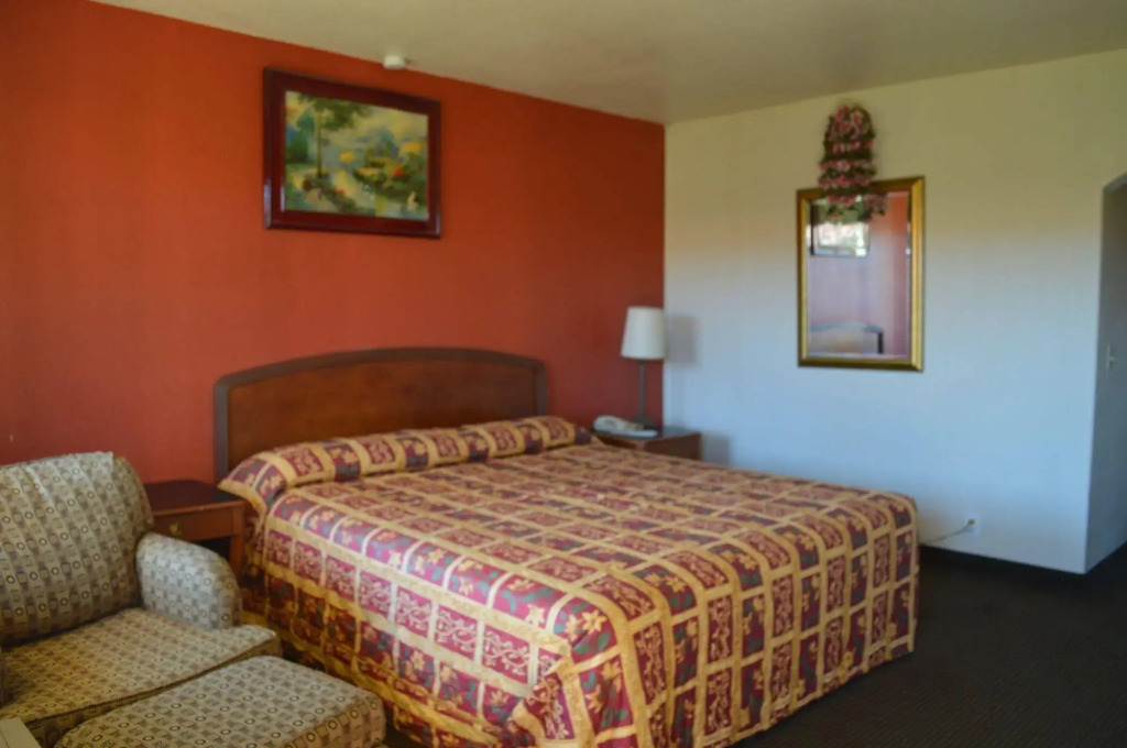 Mauna Loa Motel