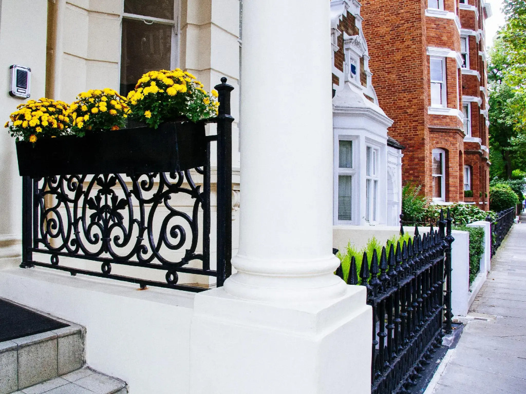 Lord Kensington Hotel