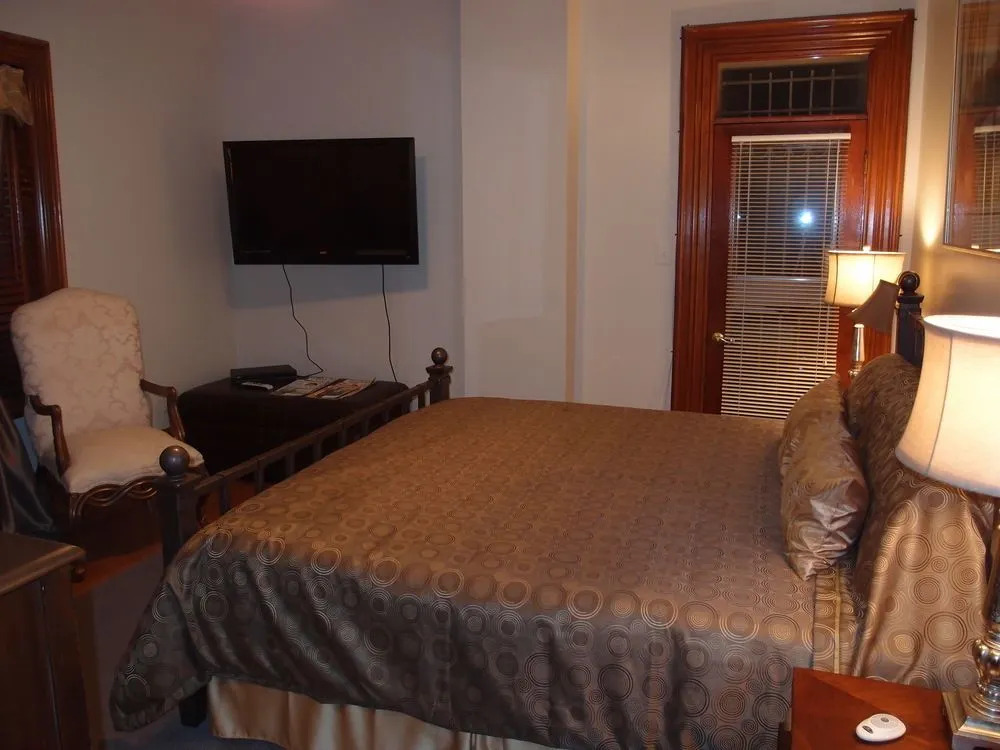 Mt Vernon Square Bed and Breakfast