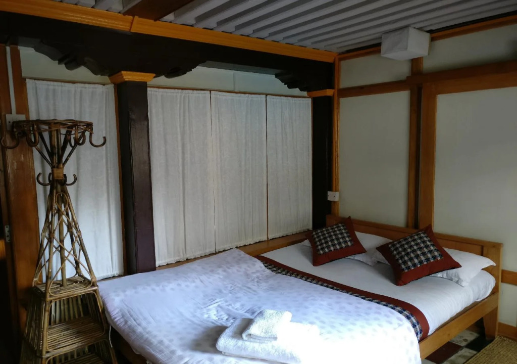 Hiranya Guest House