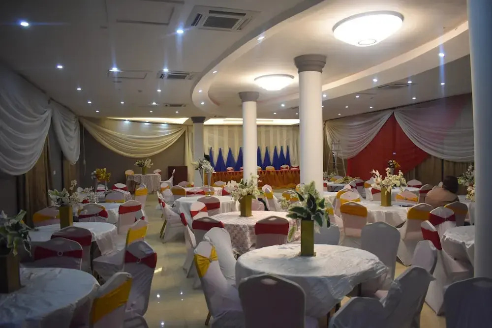City Cruz Hotel