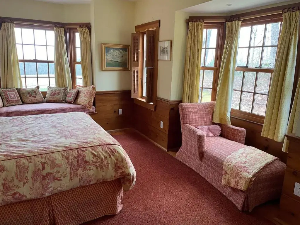 Bromley Farm ski house
