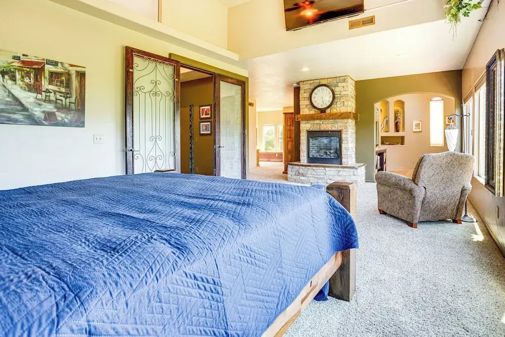 5 Mi to Powder Mtn: Tuscan Mountain Retreat