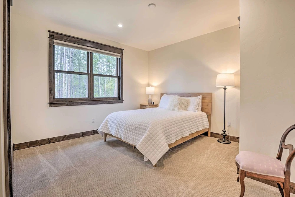 Breck Cabin w/ Hot Tub ~ 2 Mi to Main Street!