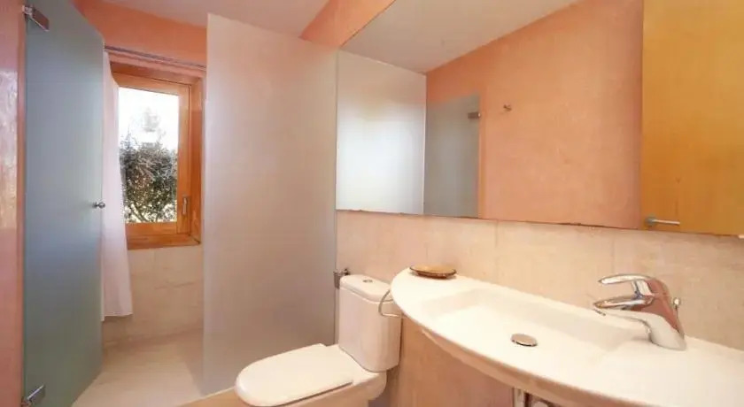 Villa Soler de Baix by Sealand Villas