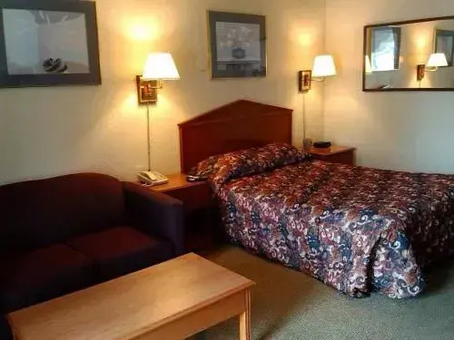 Woodridge Inn and Suites