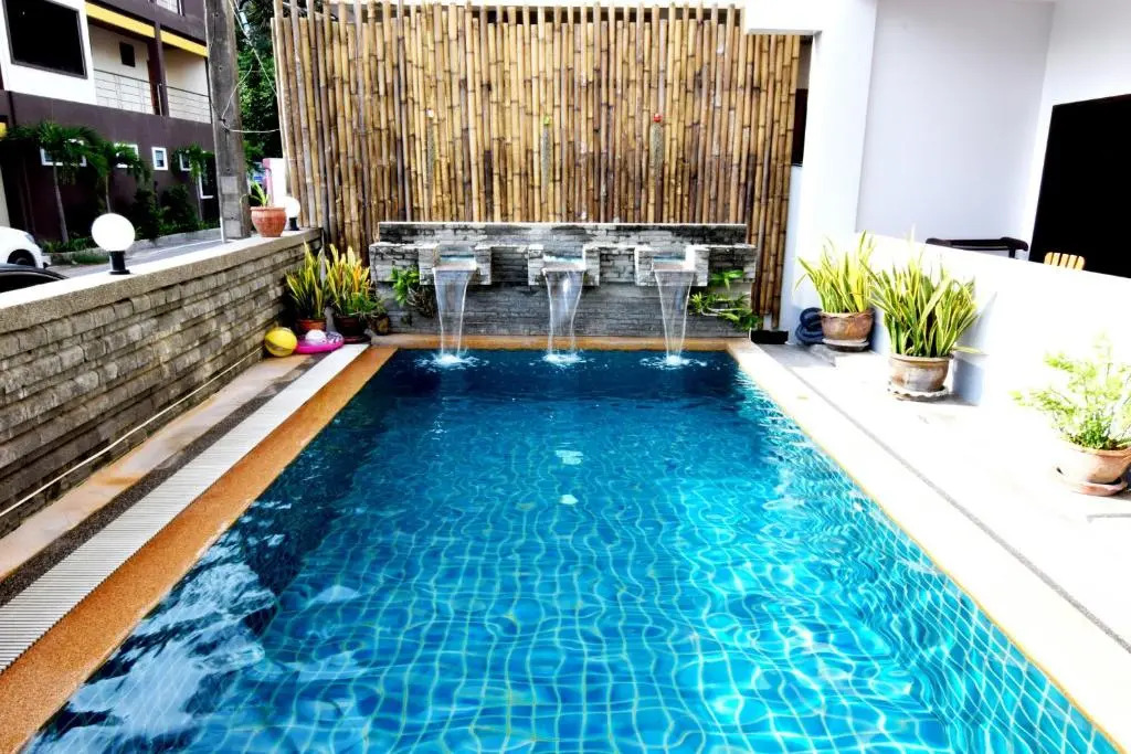 Dengs kamala beach Guesthouse
