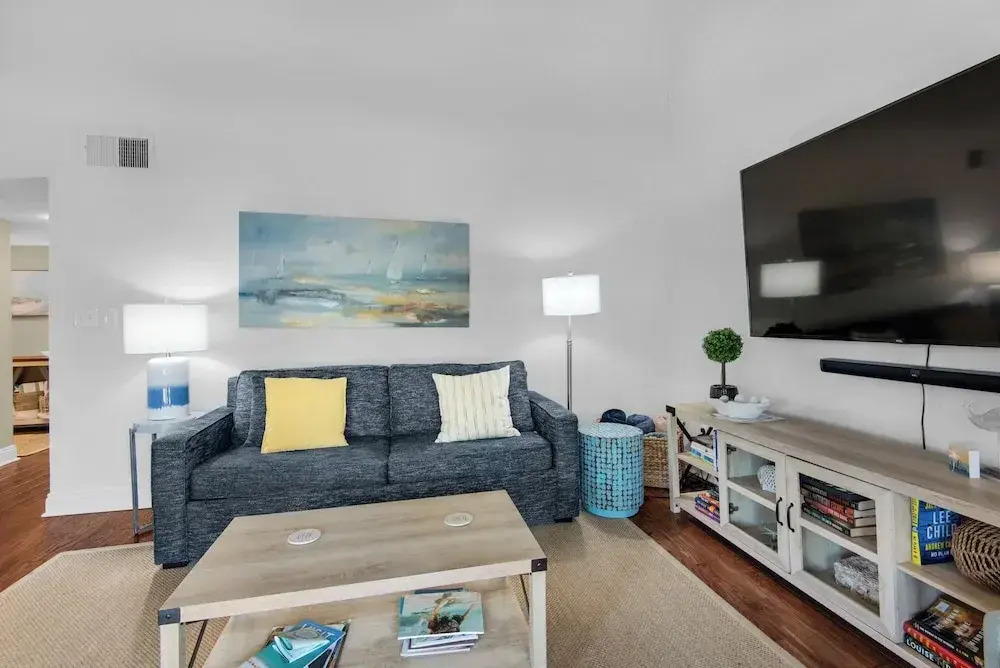 Sleeps 8 w/ Resort Pools, Tennis, Golf & Beach Access + Attraction Tickets!