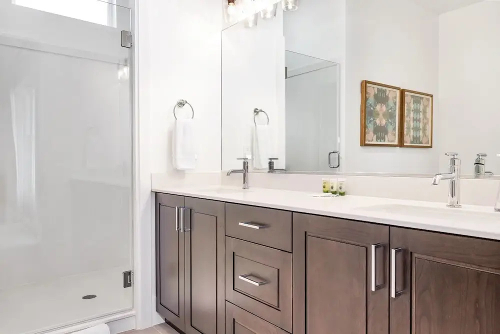 20 At Bloomington Country Club 3 Bedroom Condo by Redawning