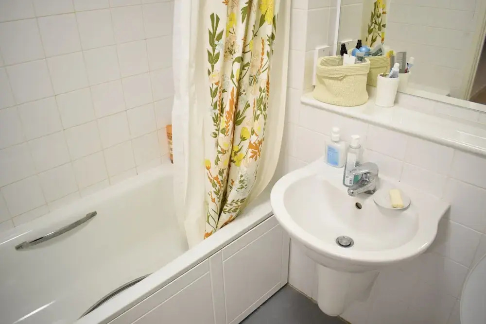1 Bedroom Apartment With River View Roof Terrace Sleeps 2