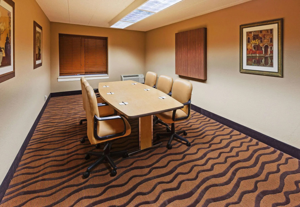 AmericInn by Wyndham Omaha