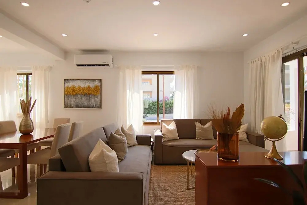 Phaedrus Living City Flat Androcleous
