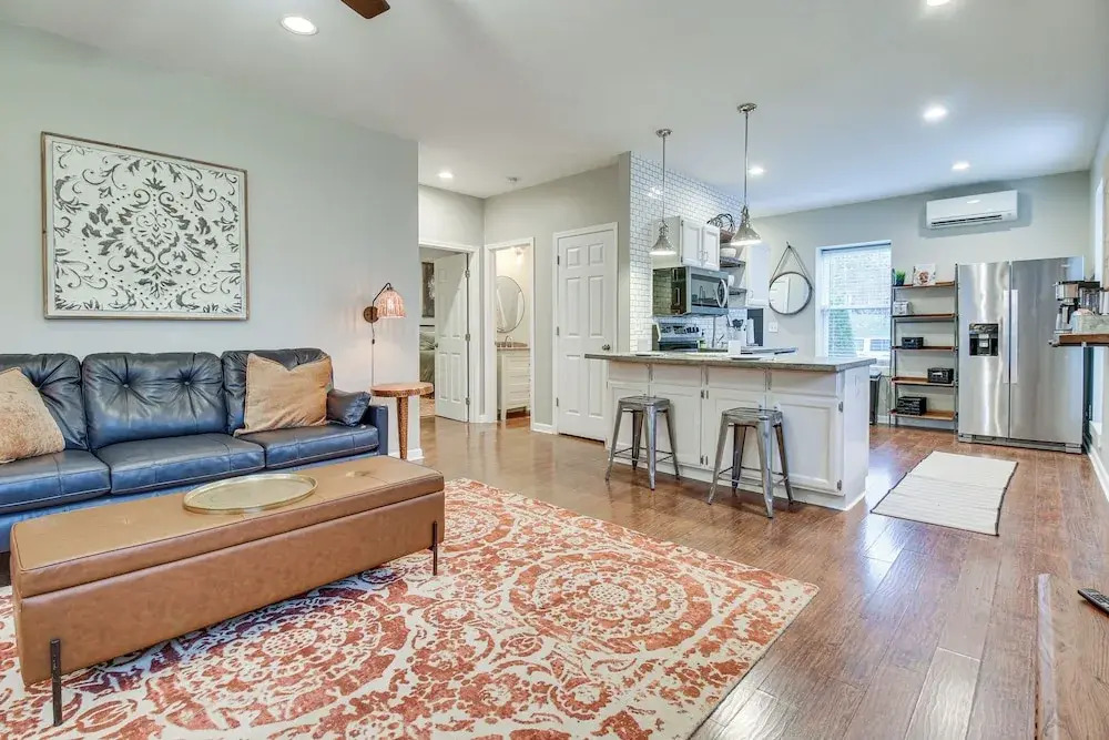 Historic Loveland Apt: Walk to Little Miami River!
