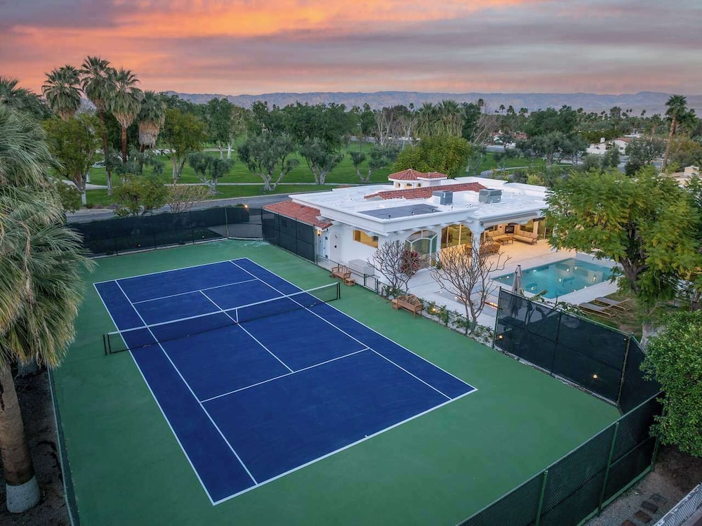 Luxury 6br Palm Springs Retreat With Private Pool Spa