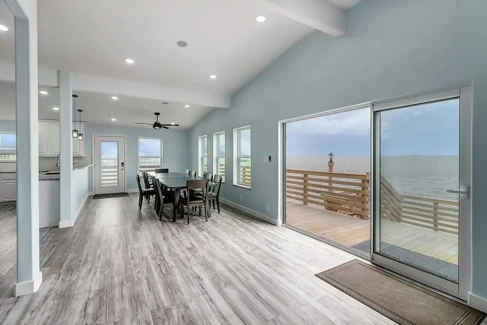 Laguna Shores 4 Bedroom Home by Redawning