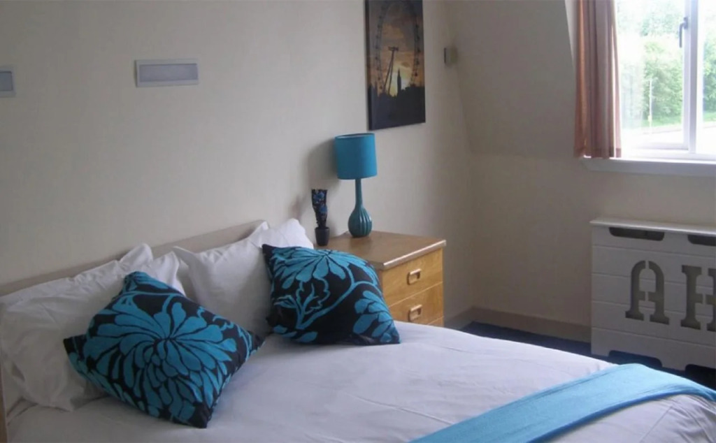 Almond House Lodge