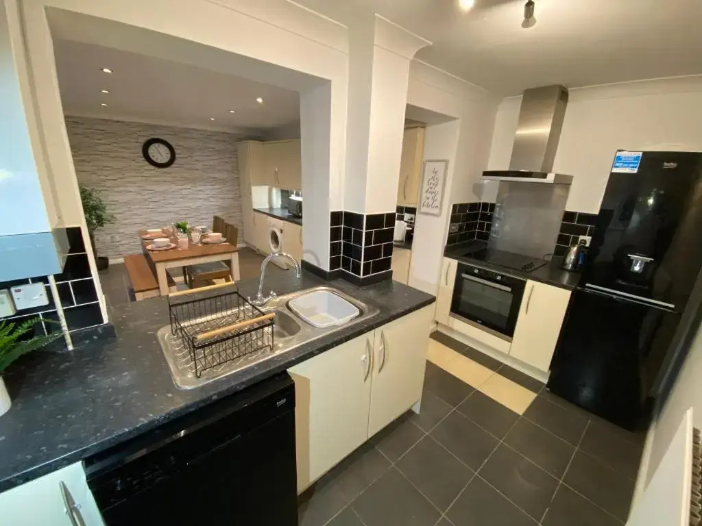 Lovely family home, 5 minutes from the beach