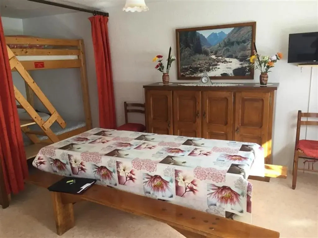 Appartement Mont-Dore, 2 pièces, 6 personnes - FR-1-415-62