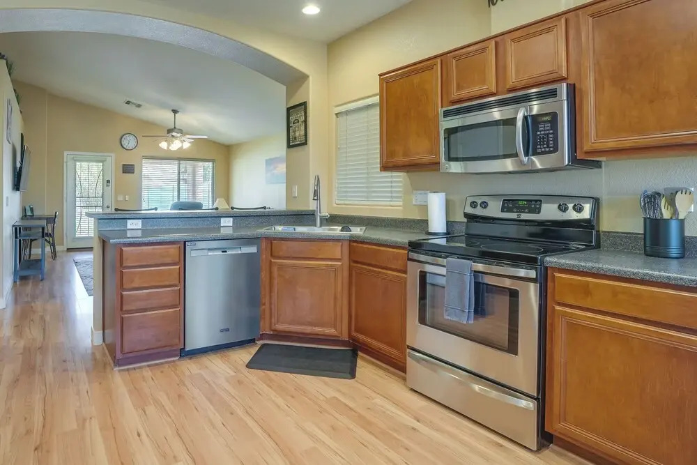 Bright Peoria Home w/ Gas Grill & Fire Pit!