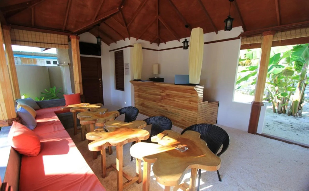 Local Island Inn