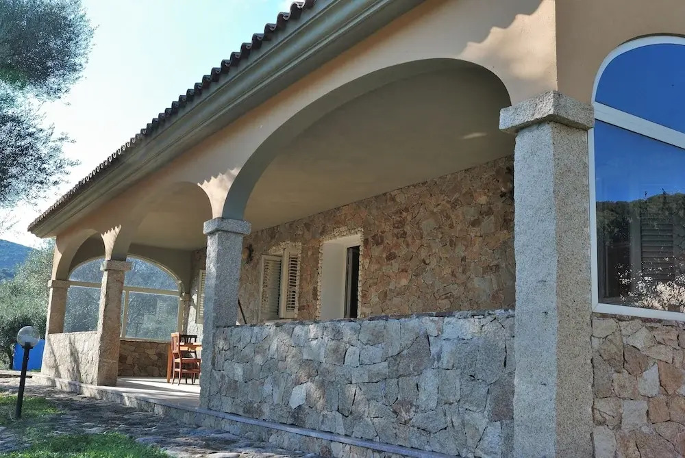 Schifoni House