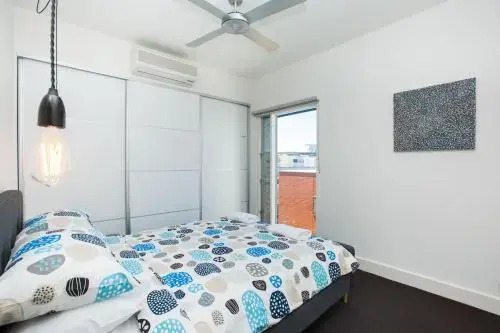 Magnificent Apartment + FREE car park near CBD