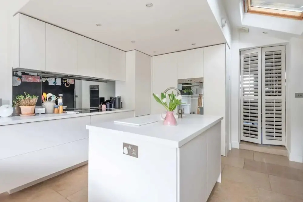3-bedroom Home in Richmond - Ideal Family Living