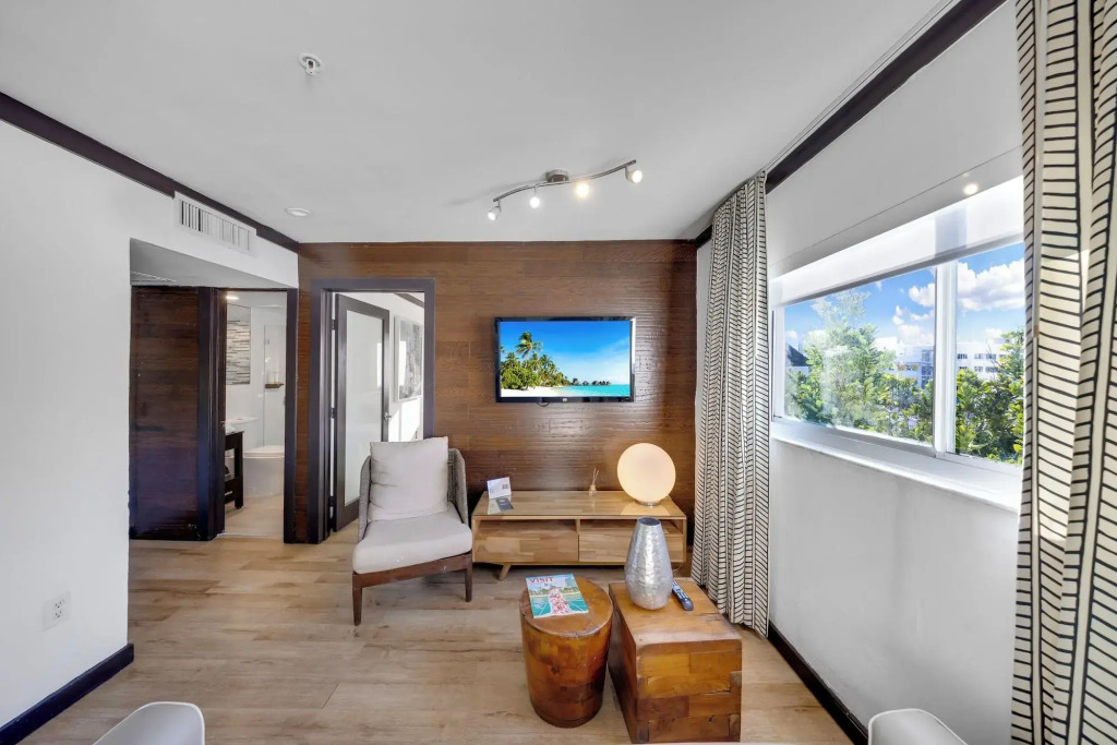 The Shoreline Suites