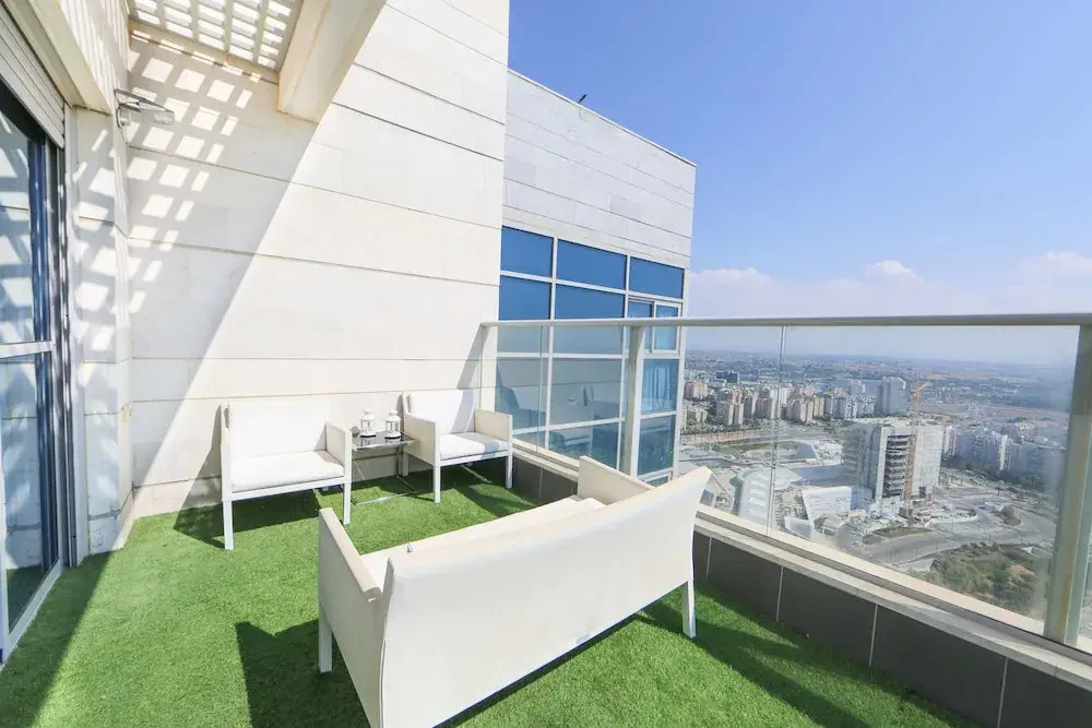 Seaview Oasis Luxurious penthouse
