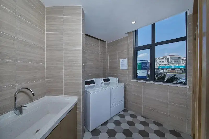 Holiday Inn Express Zhangjiagang East
