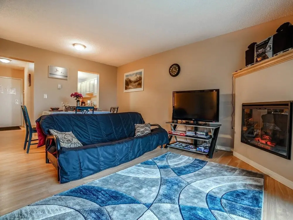 Trendy Dt Condo - 17th Ave+parking, Pets