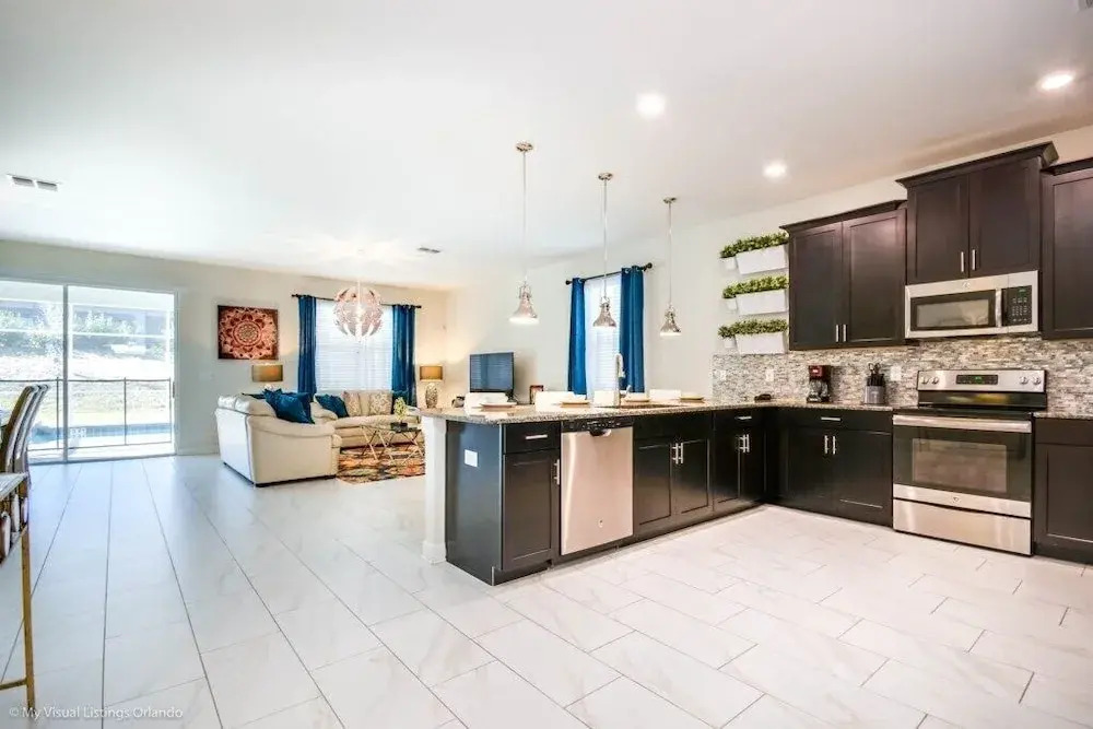 Bright & Sunny Champions Gate 8 Bedroom Villa villa
