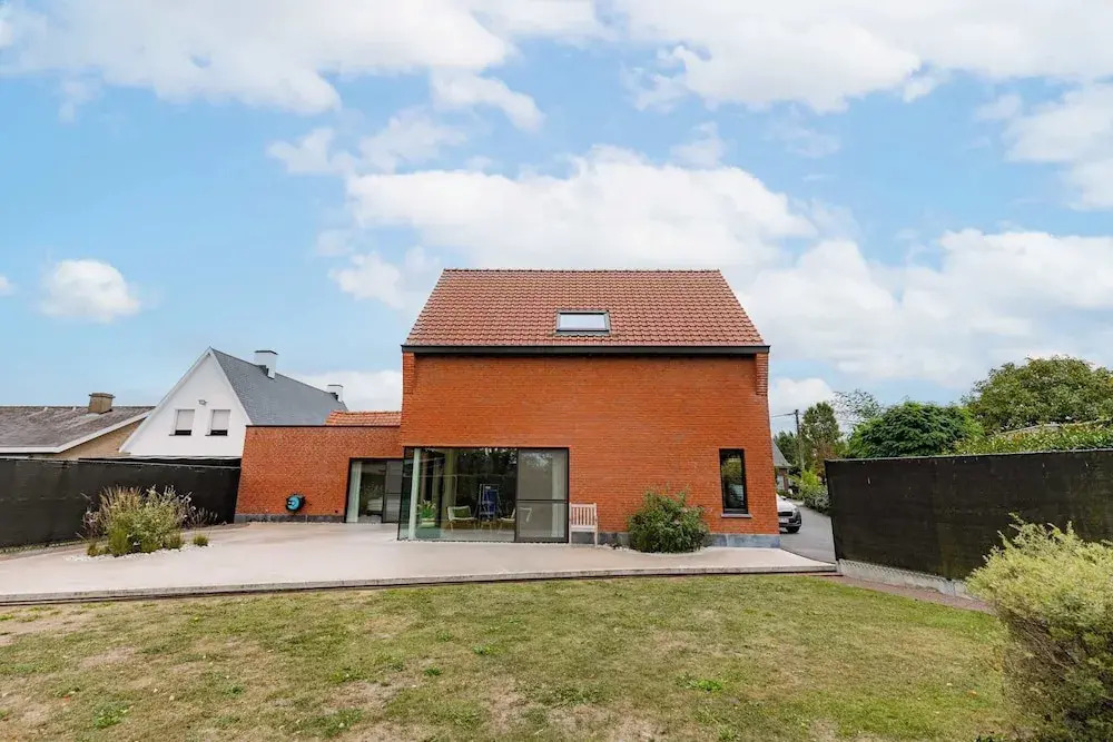 Charming Chic Stay With Garden Views Parking