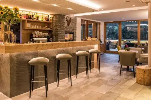 Helmhotel