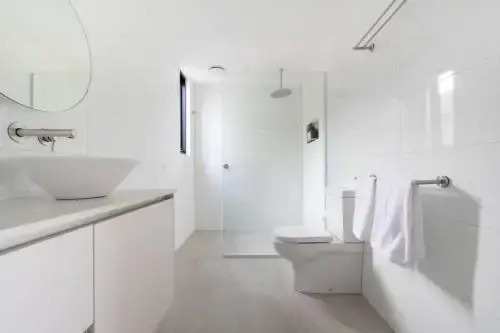3 Story Townhouse In The Middle Of The City