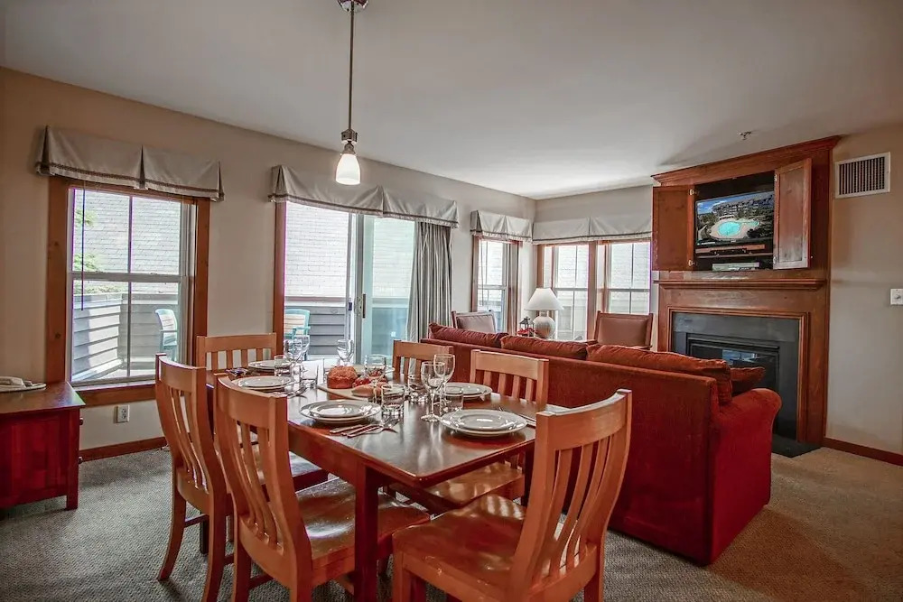Allegheny Springs 201 : 2 Bedroom, 2 Full Bath: Slope Side; Gas Fireplace