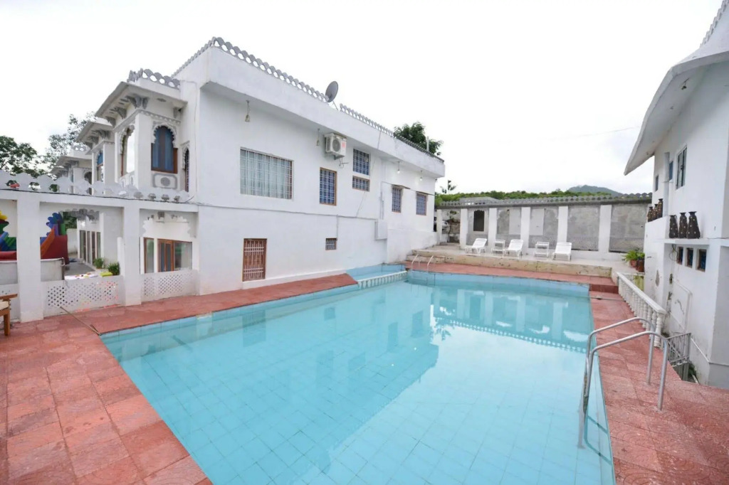 Devendragarh - A Boutique Lake Facing Guest House On Lake Fateh Sagar