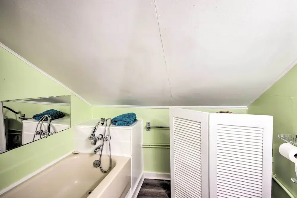 Pet-friendly Natchez Home: Walk to Downtown!