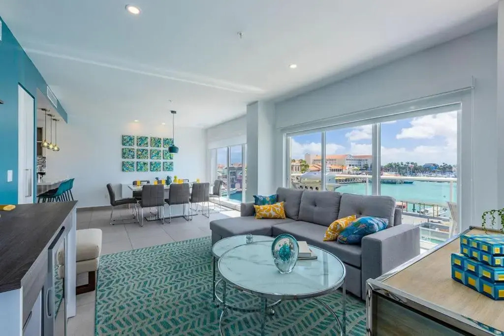 HH-2BS317 - Magnificent Corner Unit with all the Views