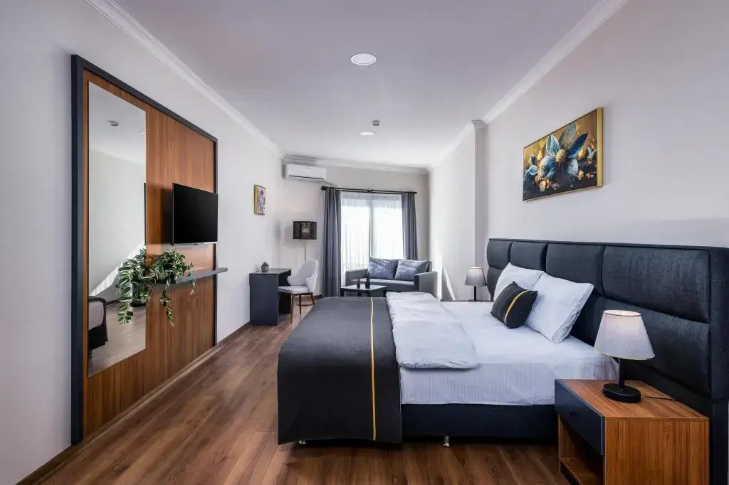 sh hotel business