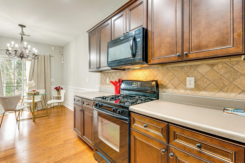 Community Pool! East ATL Base Near Mercedes-benz