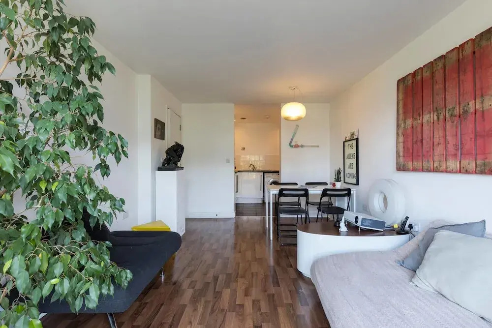 Stylish 2bed 2bath w/ Tasteful Decor & Canal Views