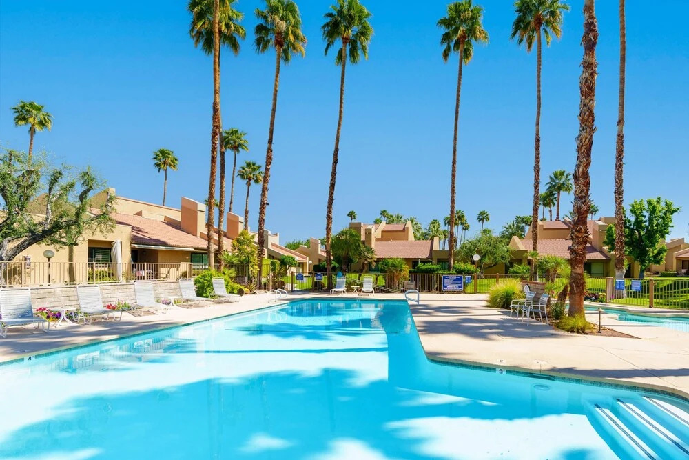 Paradise at the Pointe