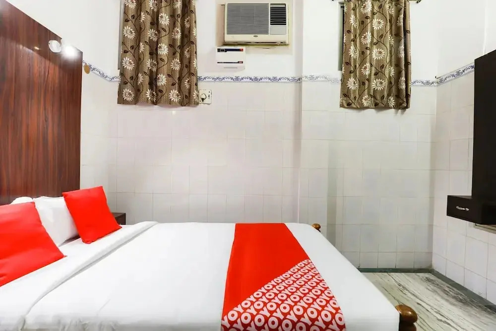Sree Ganesh Mahal by OYO Rooms