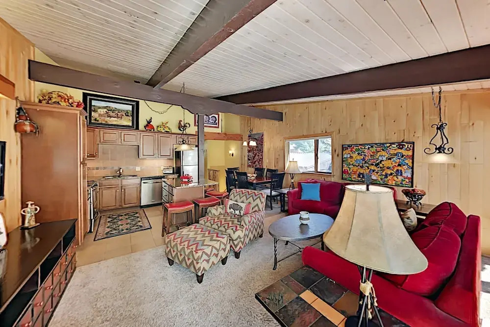 Updated Mountainside With Hot Tub 2 Bedroom Condo