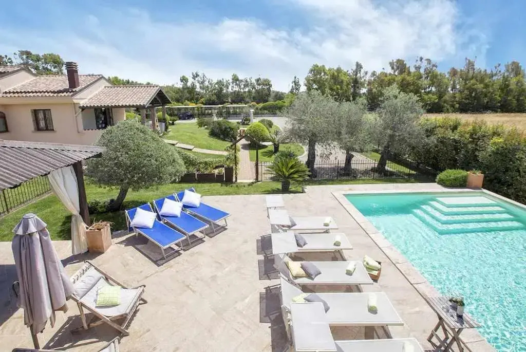 Ad Alghero Splendida Villa Mariposa con piscina per 14 persone