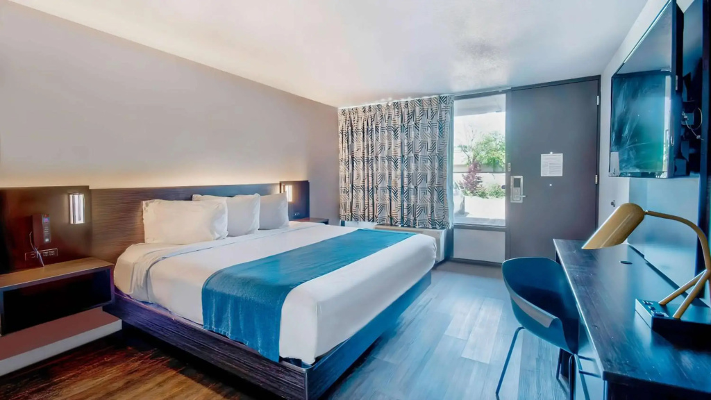 Motel 6 Louisville, Ky- Airport/ Fair Expo